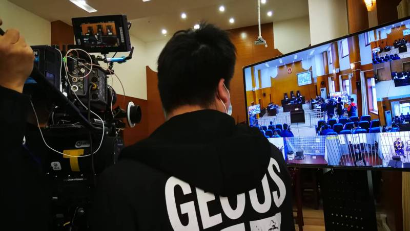 AI生成VS人工创意——奈曼旗广告片拍摄公司的技术浪漫主义实践